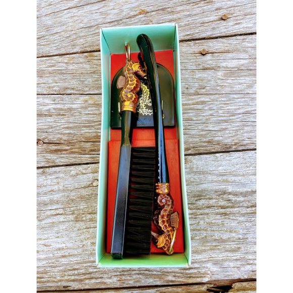 Vintage Midcentury Brush/Shoehorn wall Hanging Seahorse Handles - Picture 2 of 11